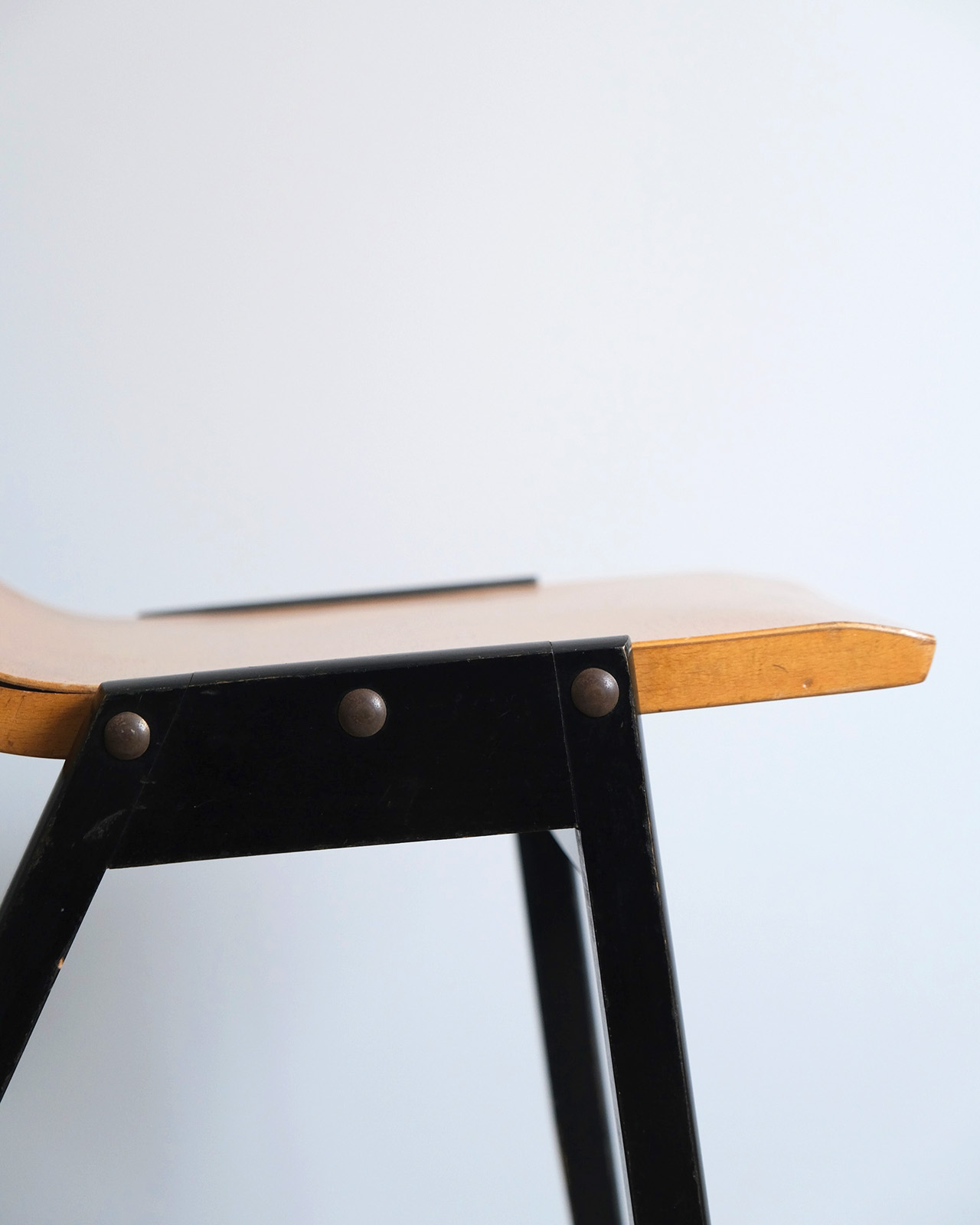 “860” Stacking Chair