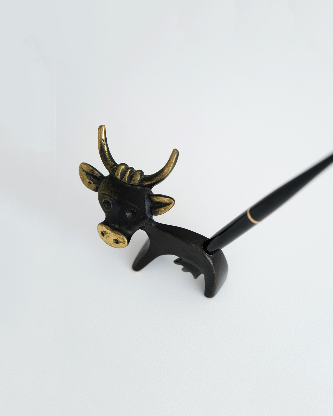 Cow Penholder