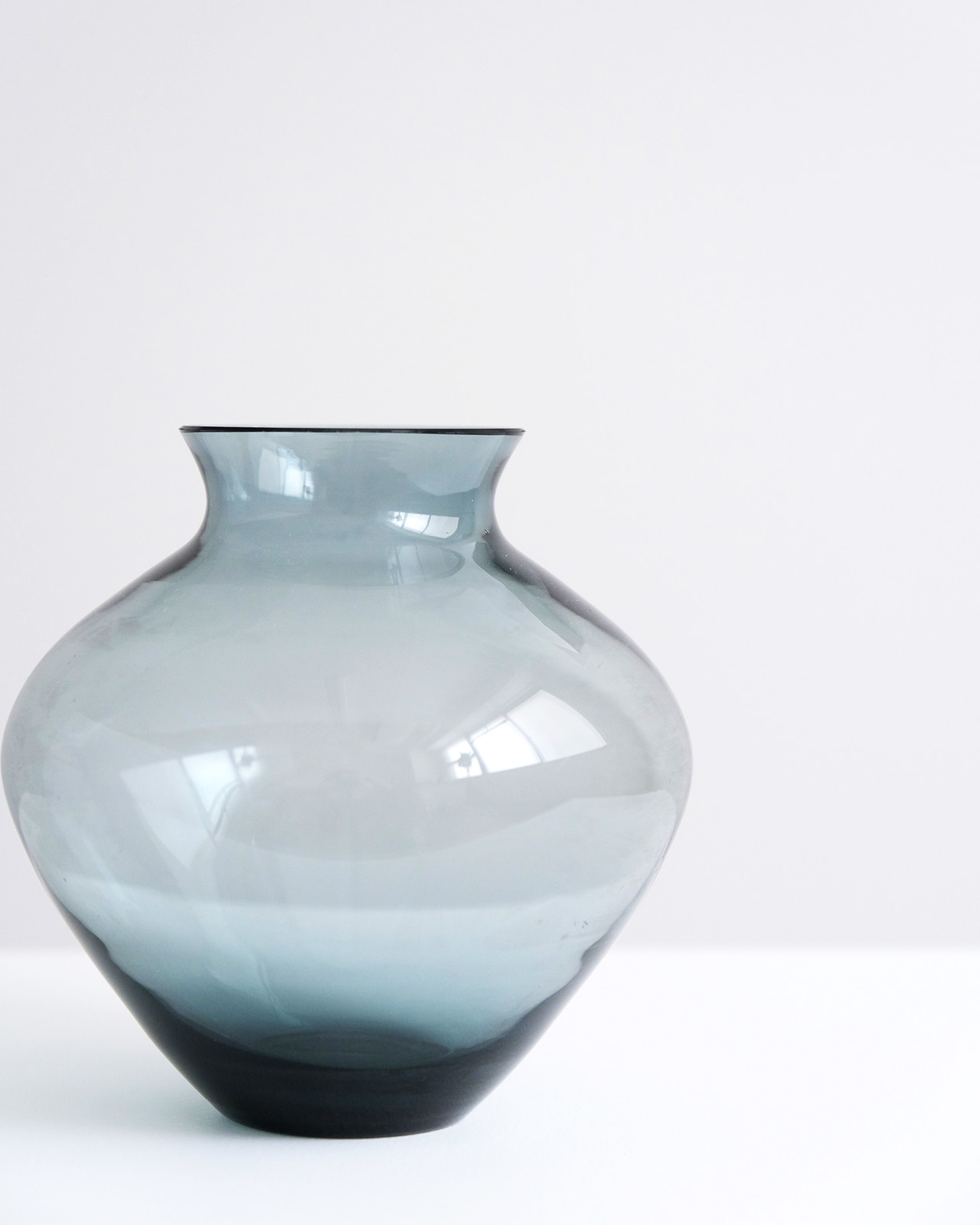 “438.04” Glass Vase